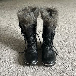 Sorel free black boots
